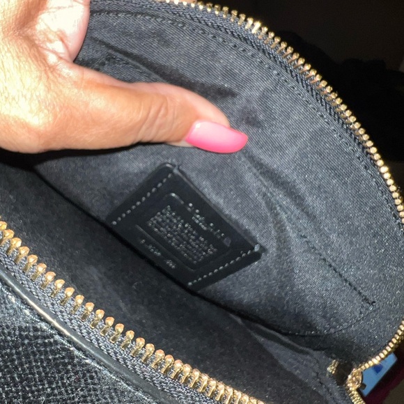 Ladies  genuine coach shoulder/ crossbody bag 💼 purchased from Coach - Picture 8 of 10